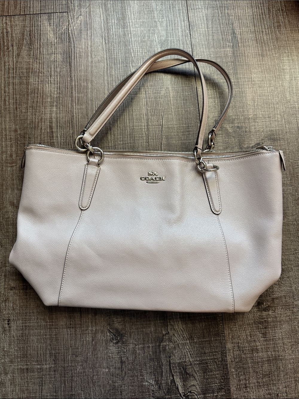 Coach Ava Pebble Leather Tote